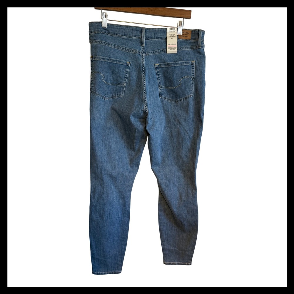 NWT Signature by Levi Strauss High Rise Skinny Jeans Women's Size 16L Distressed